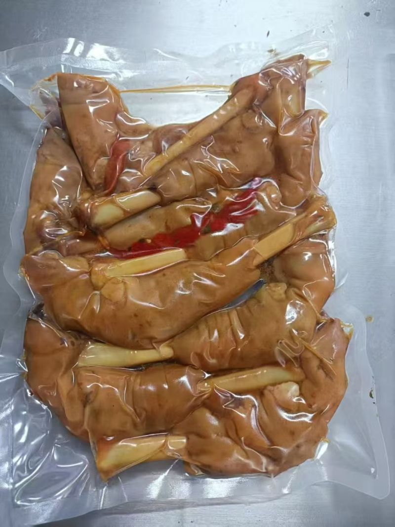 麻辣小羊蹄，一斤3个头，个头均匀，麻辣爽口，美味