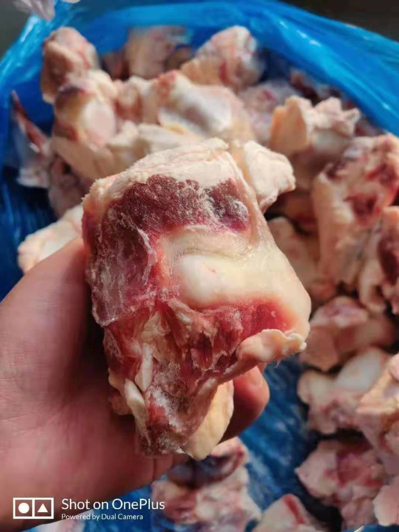 牛窝骨肉多，带筋膜饭店，食堂，好食材，一道好菜能撑