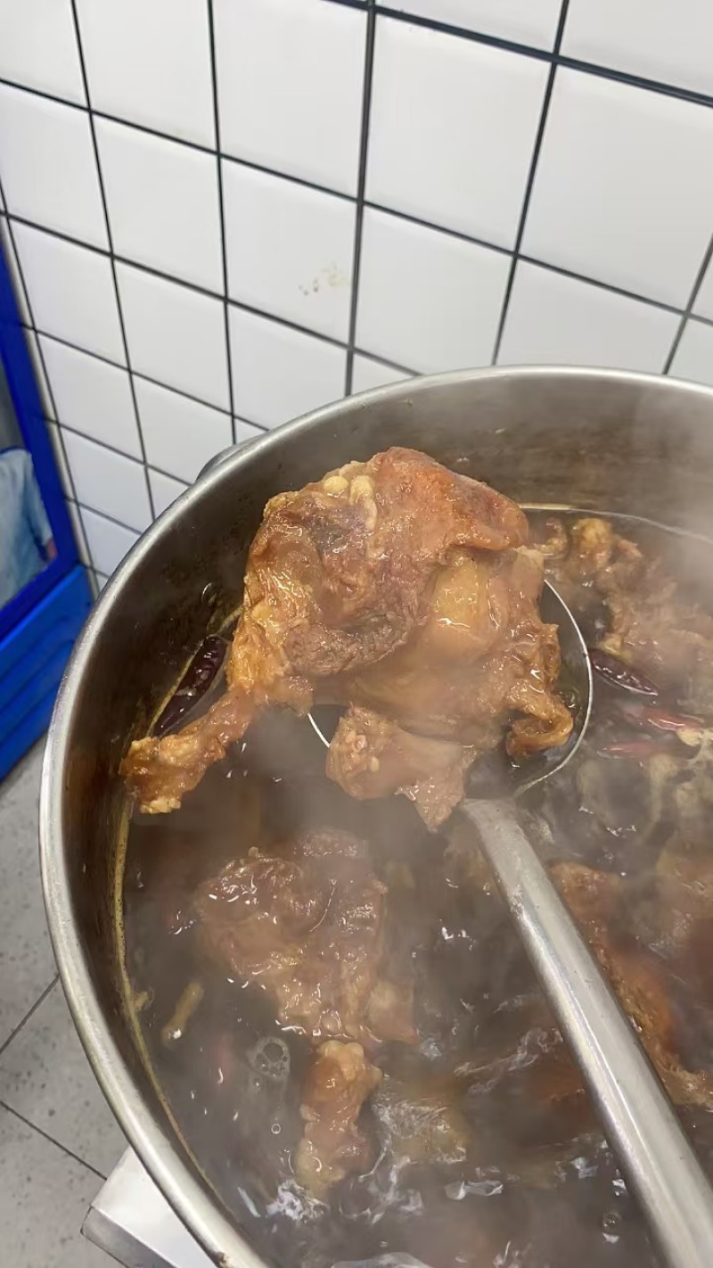牛窝骨肉多，带筋膜饭店，食堂，好食材，一道好菜能撑