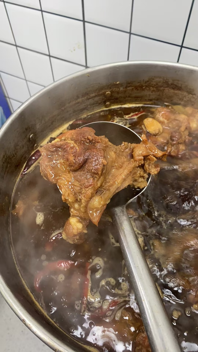 牛窝骨肉多，带筋膜饭店，食堂，好食材，一道好菜能撑