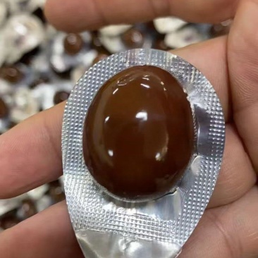鹌鹑蛋，2000箱一箱7.8一斤，2025.3