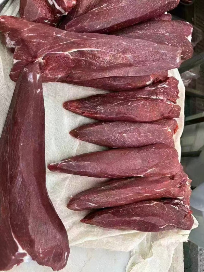 育肥母牛，全牛批发。国产纯干排酸牛肉，精修去油，口感细嫩