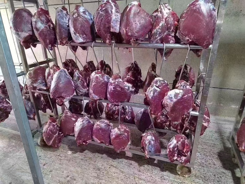 三扒一霖，公牛牛后腿肉，通货，国产纯干冰鲜，精修去油。