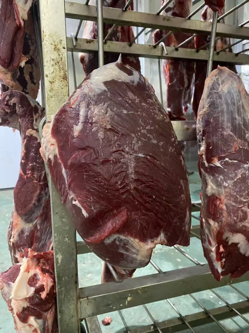 三扒一霖，公牛牛后腿肉，通货，国产纯干冰鲜，精修去油。