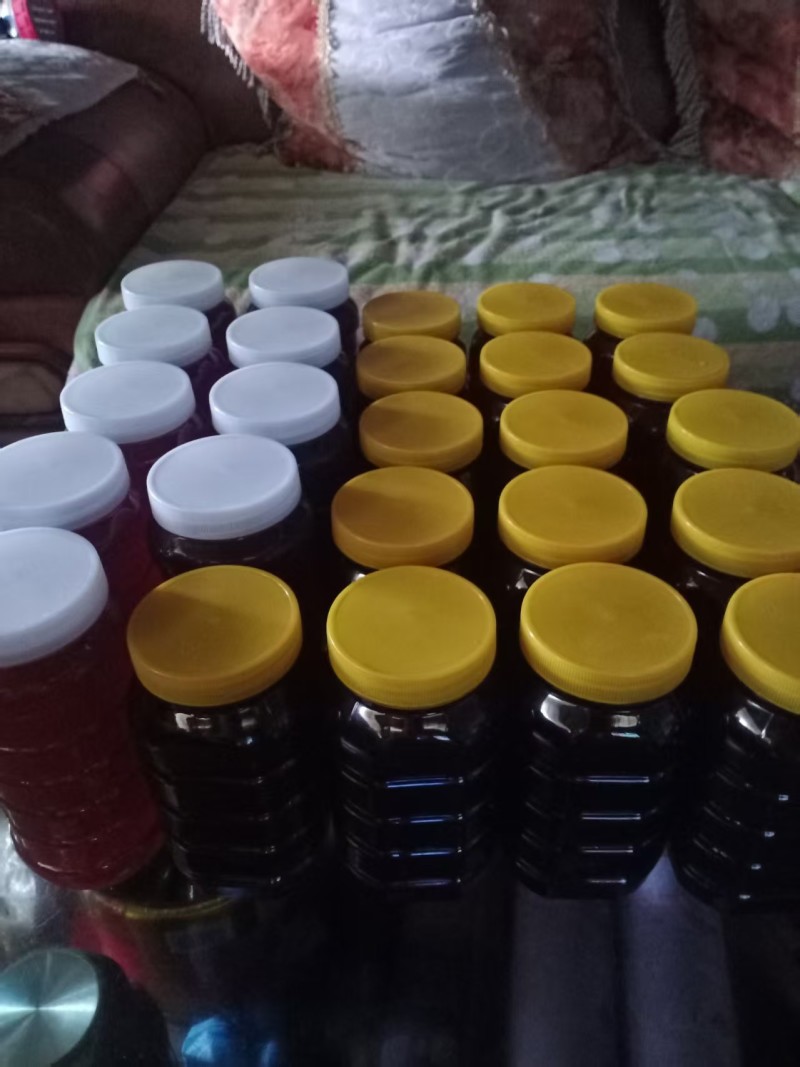 正宗土蜂蜜，雅安要的可以联系我微信***********