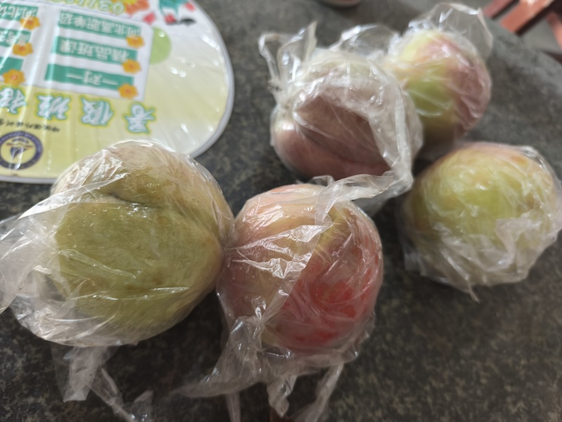 北京十四商品桃不套袋套膜袋的都有口感好颜色好口感好大量