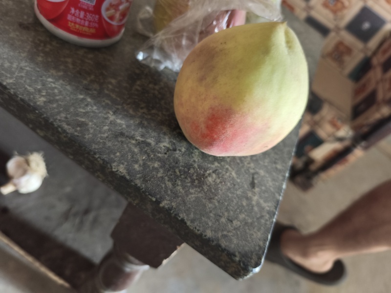 北京十四商品桃不套袋套膜袋的都有口感好颜色好口感好大量