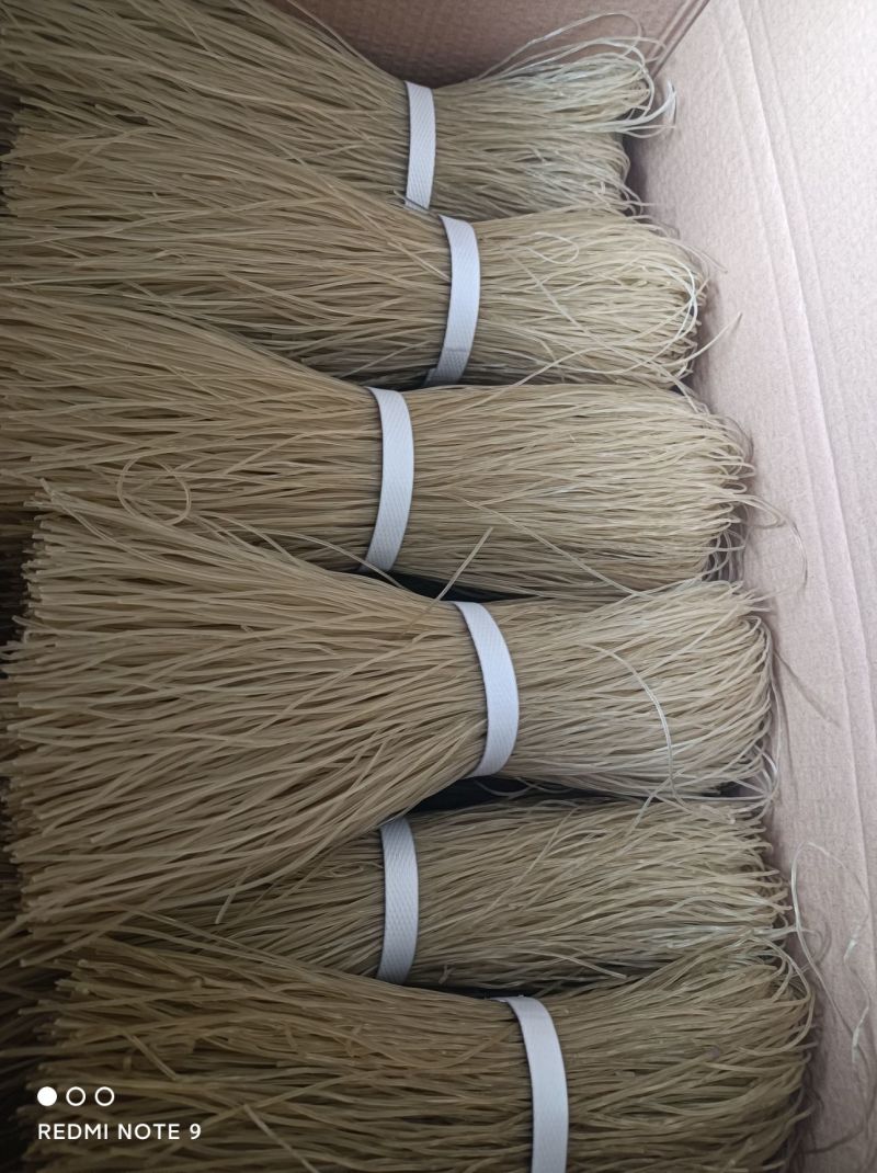 【厂家直供】红薯粉条红薯粉丝口感好，食用方便。