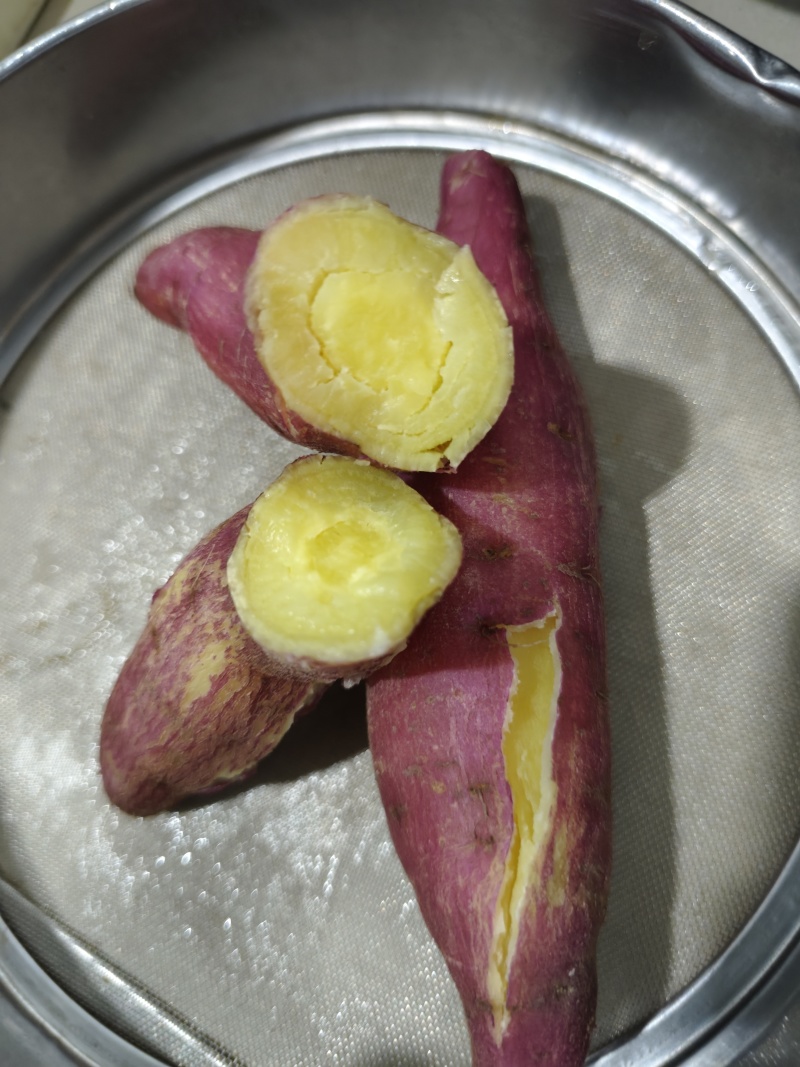 秦薯5号板栗红薯红皮黄心条形好无虫眼干面清甜