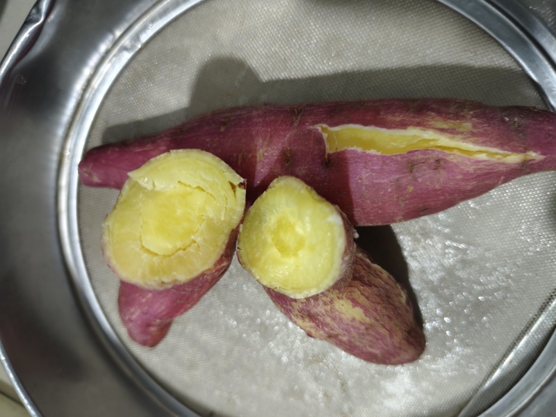 秦薯5号板栗红薯红皮黄心条形好无虫眼干面清甜