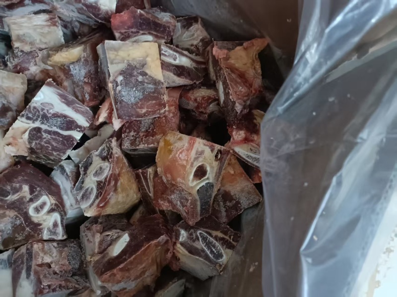 牛排块，诚信商家，一手货源，品质优良，欢迎视频看货。