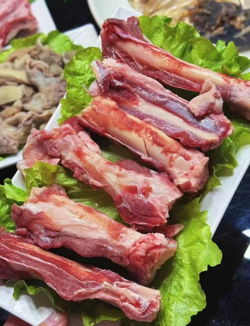 新鲜羊骨头