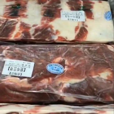 肥牛二号，肥瘦相间，块整不碎，自然油，纯干原切牛肉。