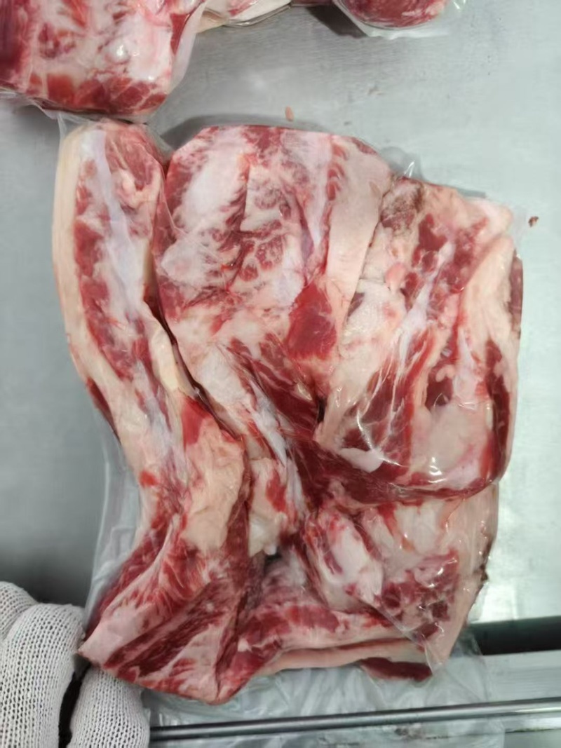 雪花牛肉，谷饲上脑边，安格斯谷饲雪花牛肉块，烤肉必备