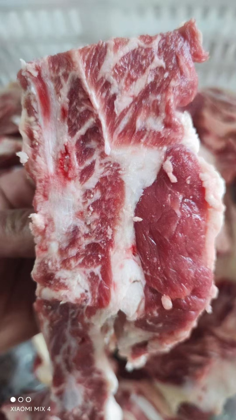雪花牛肉，谷饲上脑边，安格斯谷饲雪花牛肉块，烤肉必备