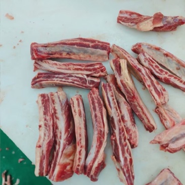 谷饲后胸肋条肉,后胸腹肉条,雪花肋条,花纹好,版型齐整