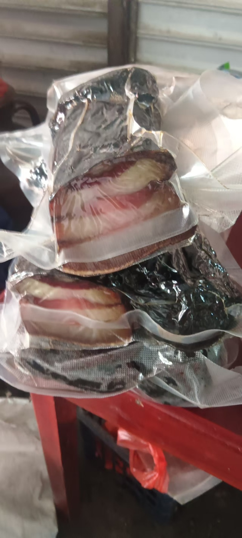 精品五花腊肉大量供应自产自销，一手货源，量大从优
