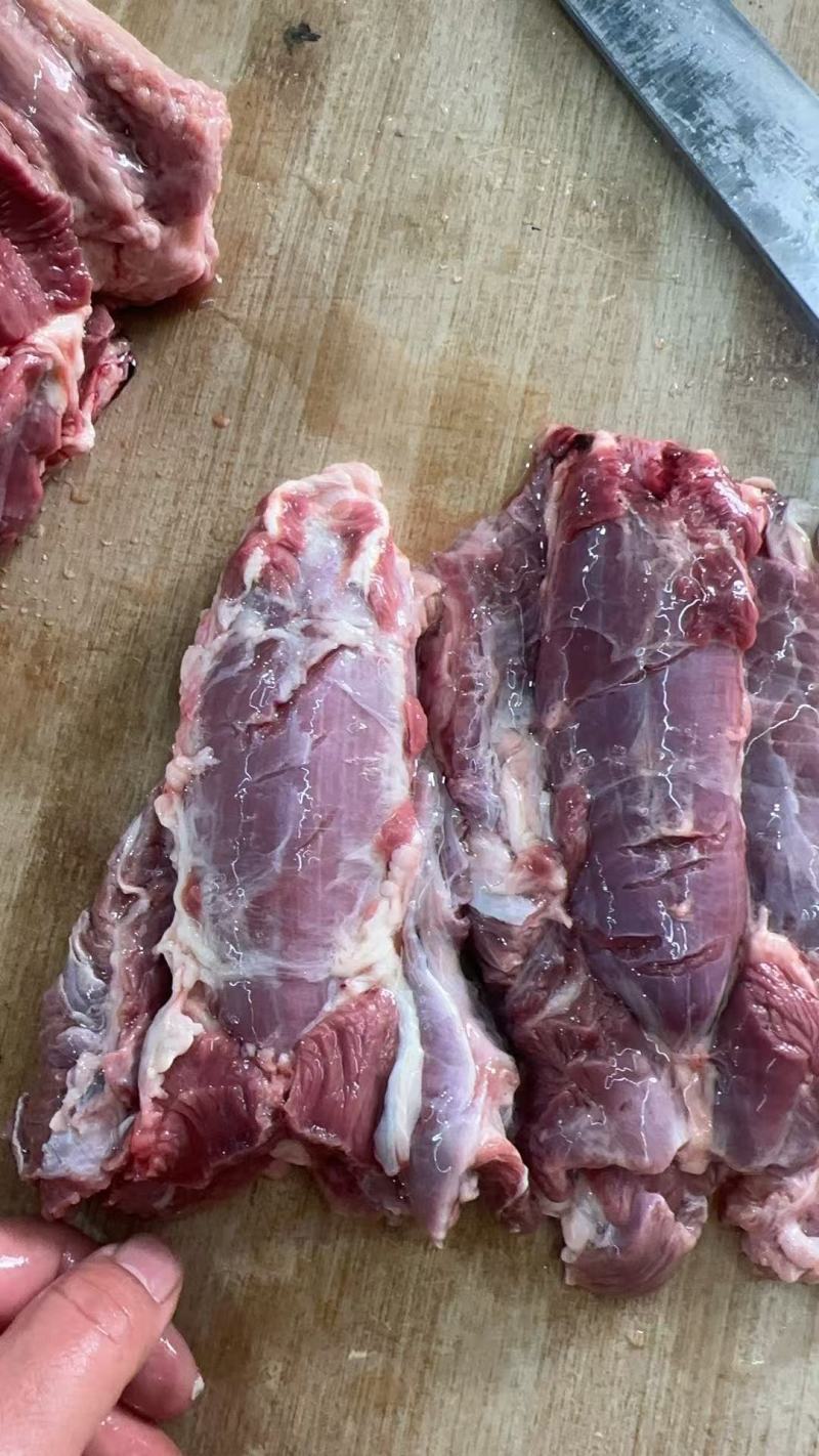 大块牛碎肉，国产纯干货，有大块有小块，有片，各种规格齐全