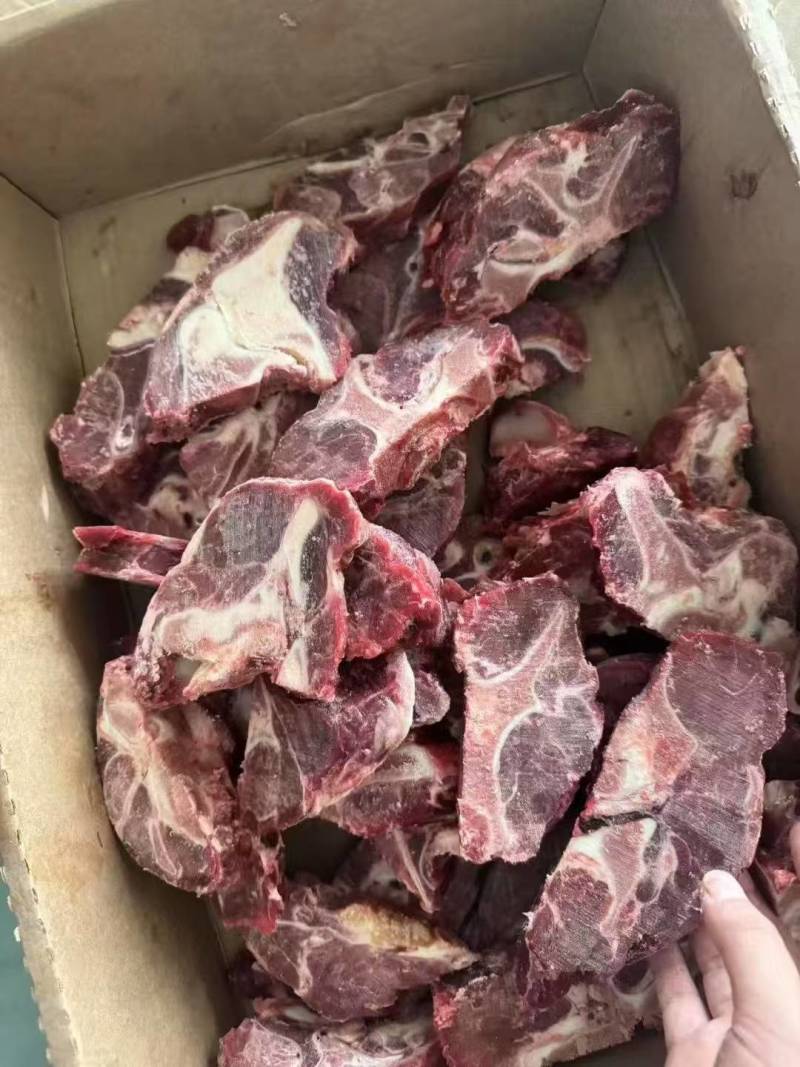 满肉牛脖骨