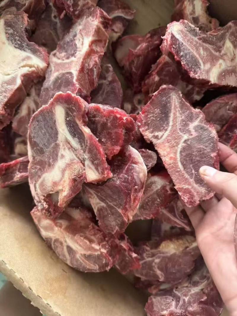 满肉牛脖骨