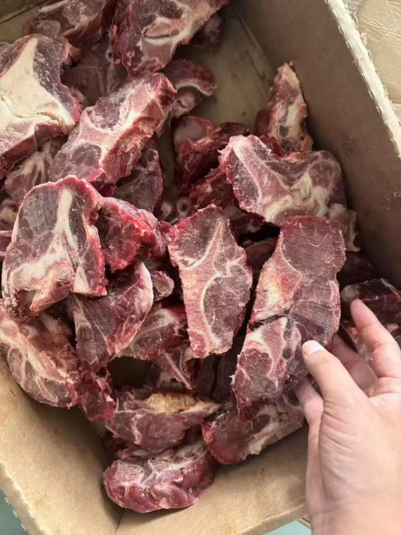 满肉牛脖骨