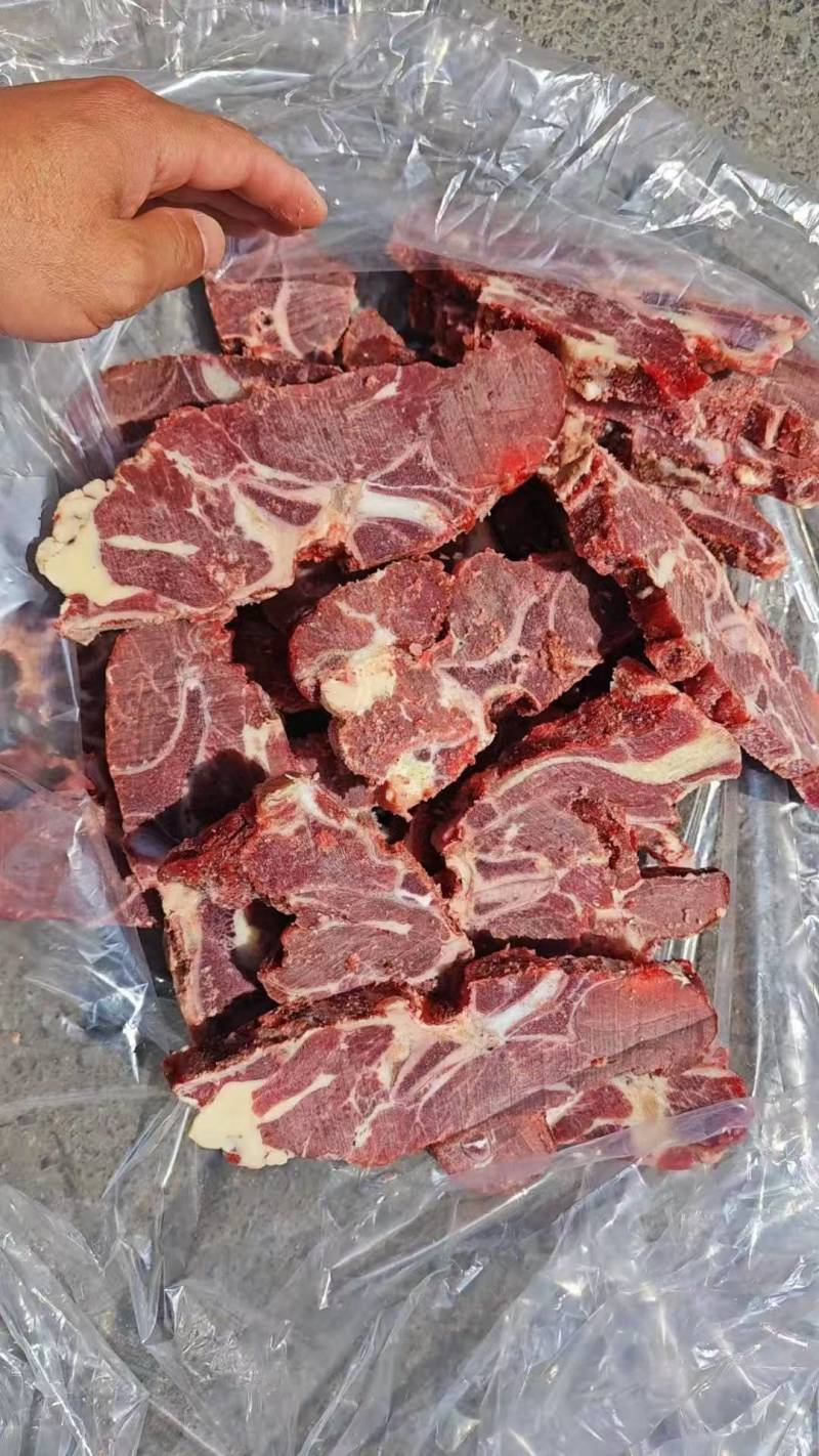 满肉牛脖骨