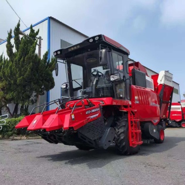 中联收获4YZ-3WA玉米收获机