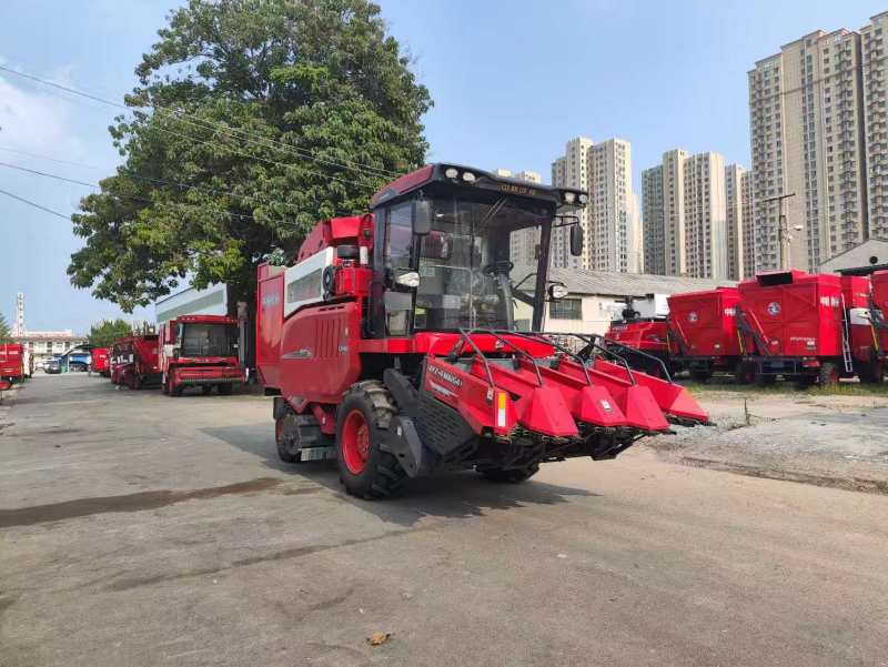中联收获4YZ-4WA玉米收割机