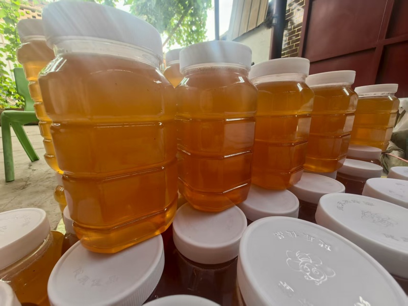 新疆野花蜂蜜，百花蜜新疆吐鲁番鄯善县百花，沙枣蜜，甜瓜蜜