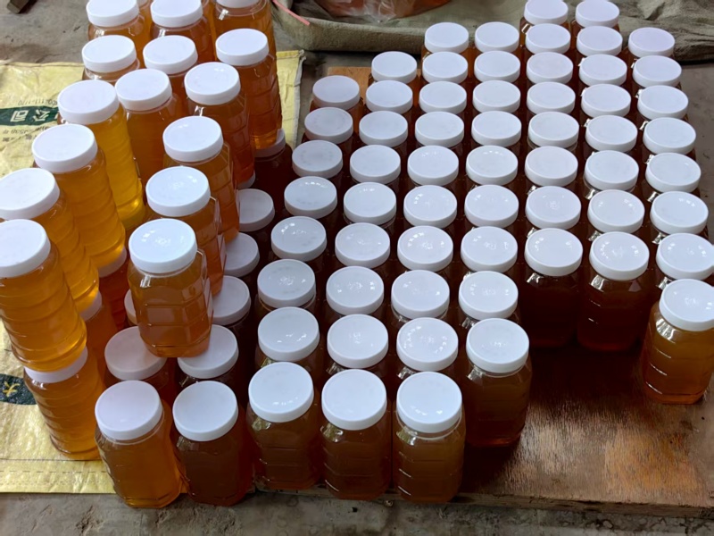 新疆野花蜂蜜，百花蜜新疆吐鲁番鄯善县百花，沙枣蜜，甜瓜蜜