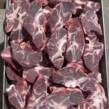 满肉牛脖骨