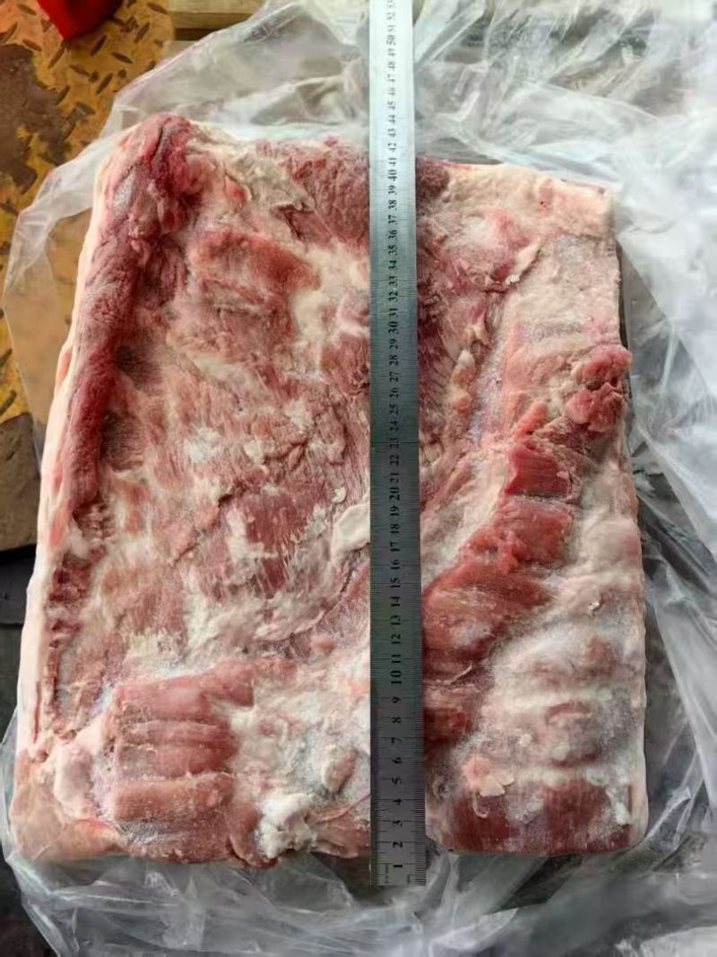 带皮去皮五花肉，各种规格，有大日期，腊肉厂用