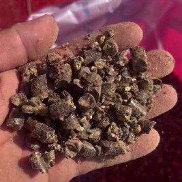 新疆颗粒饲料适用于牛羊鸡鸭养殖用货源充足量大从优