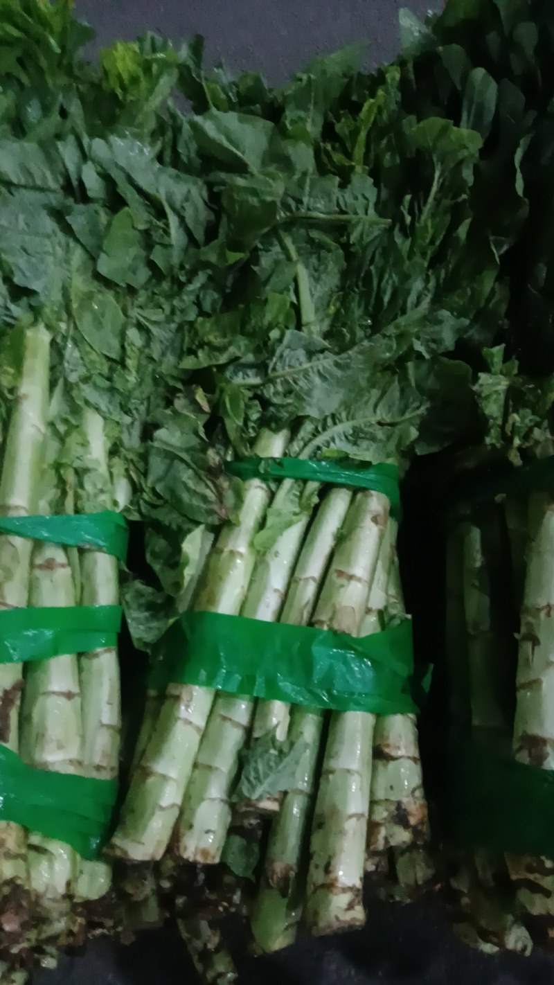 二青竹筒莴笋皮薄肉嫩