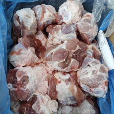 去皮小肘子，一个七八两，新鲜肉多