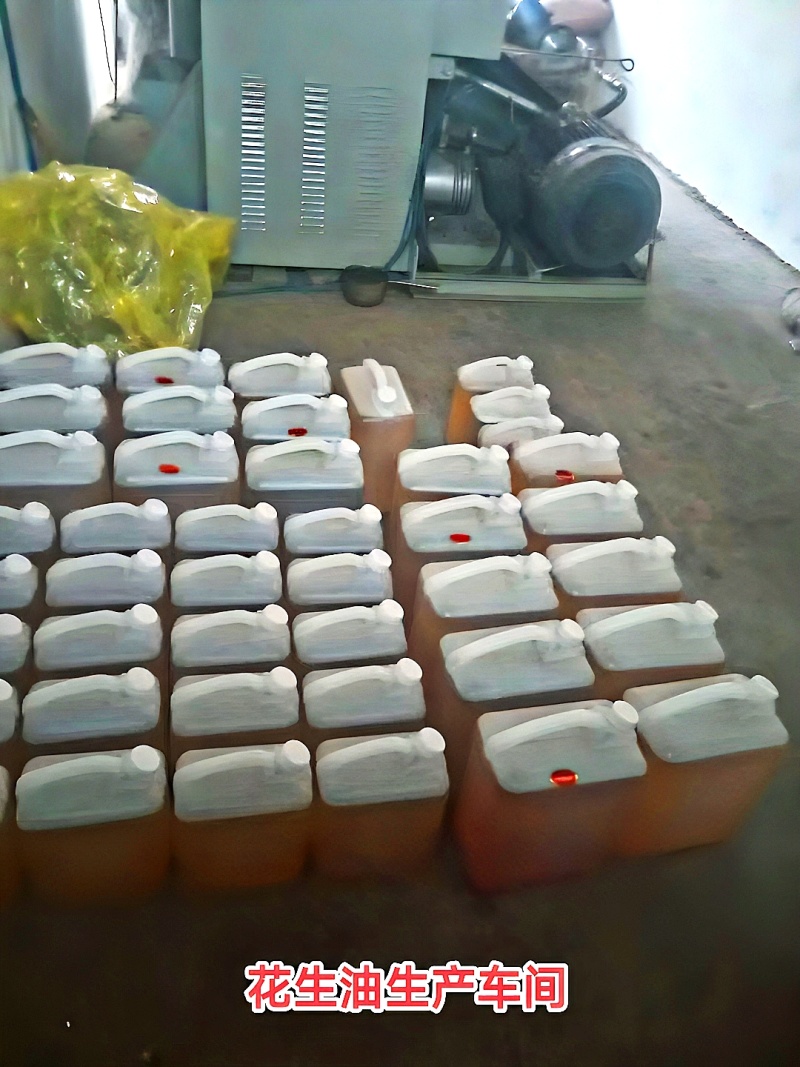 广东花生油，粤西农家炒熟榨花生油，自种自采自收自榨乡下味