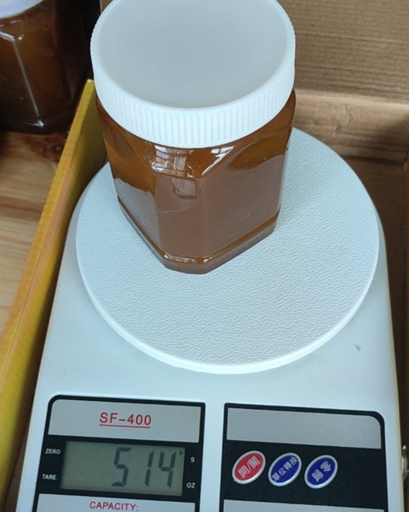 云南高海拔野生蜂蜜，一瓶一斤左右，先到先得，假一赔十