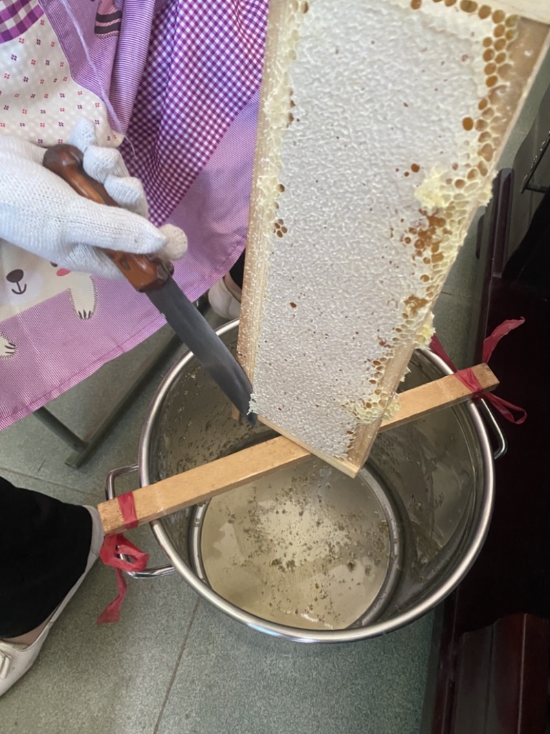 封盖成熟土蜂蜜