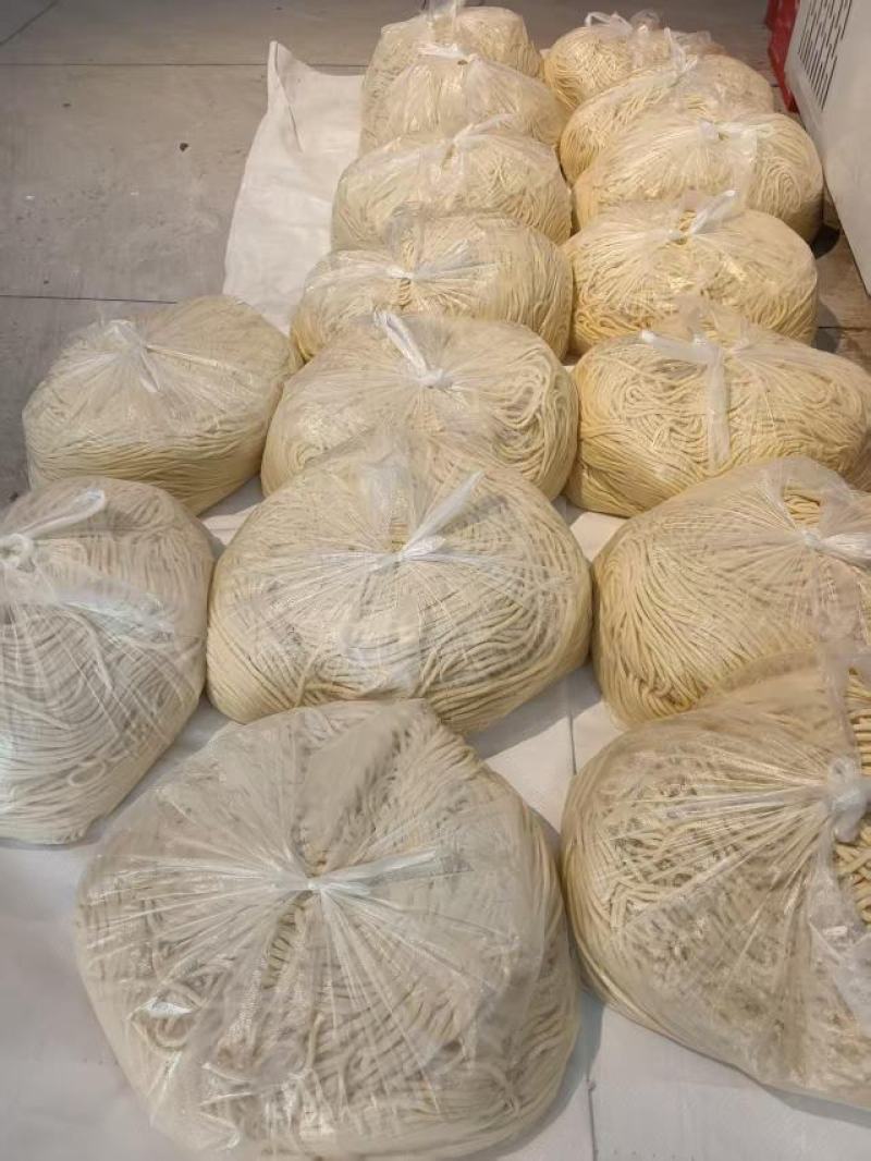 新鲜手工长春面，原生态食材，口感Q弹，特惠，快来尝鲜