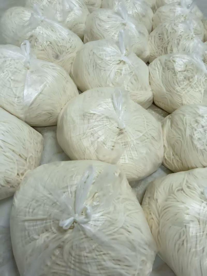 新鲜手工长春面，原生态食材，口感Q弹，特惠，快来尝鲜