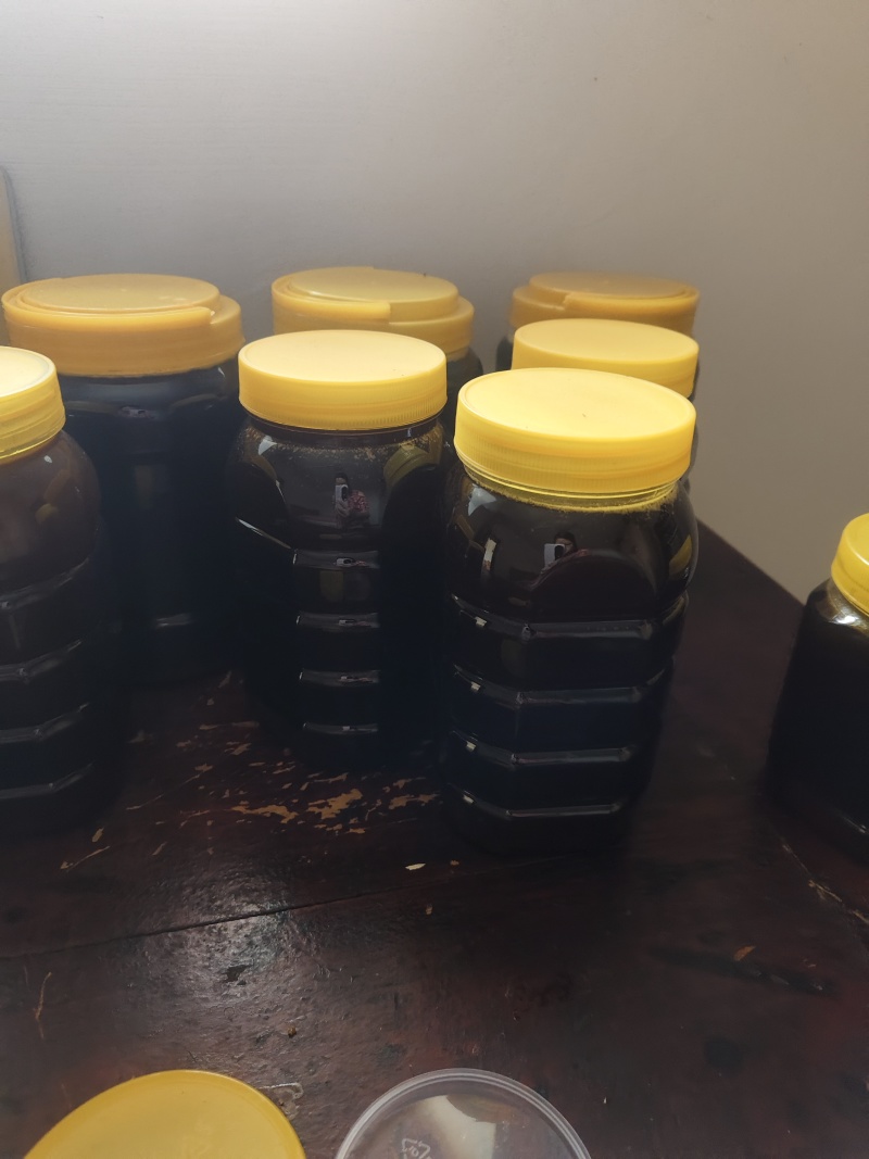 农家正宗土蜂蜜，一年只取一次蜜