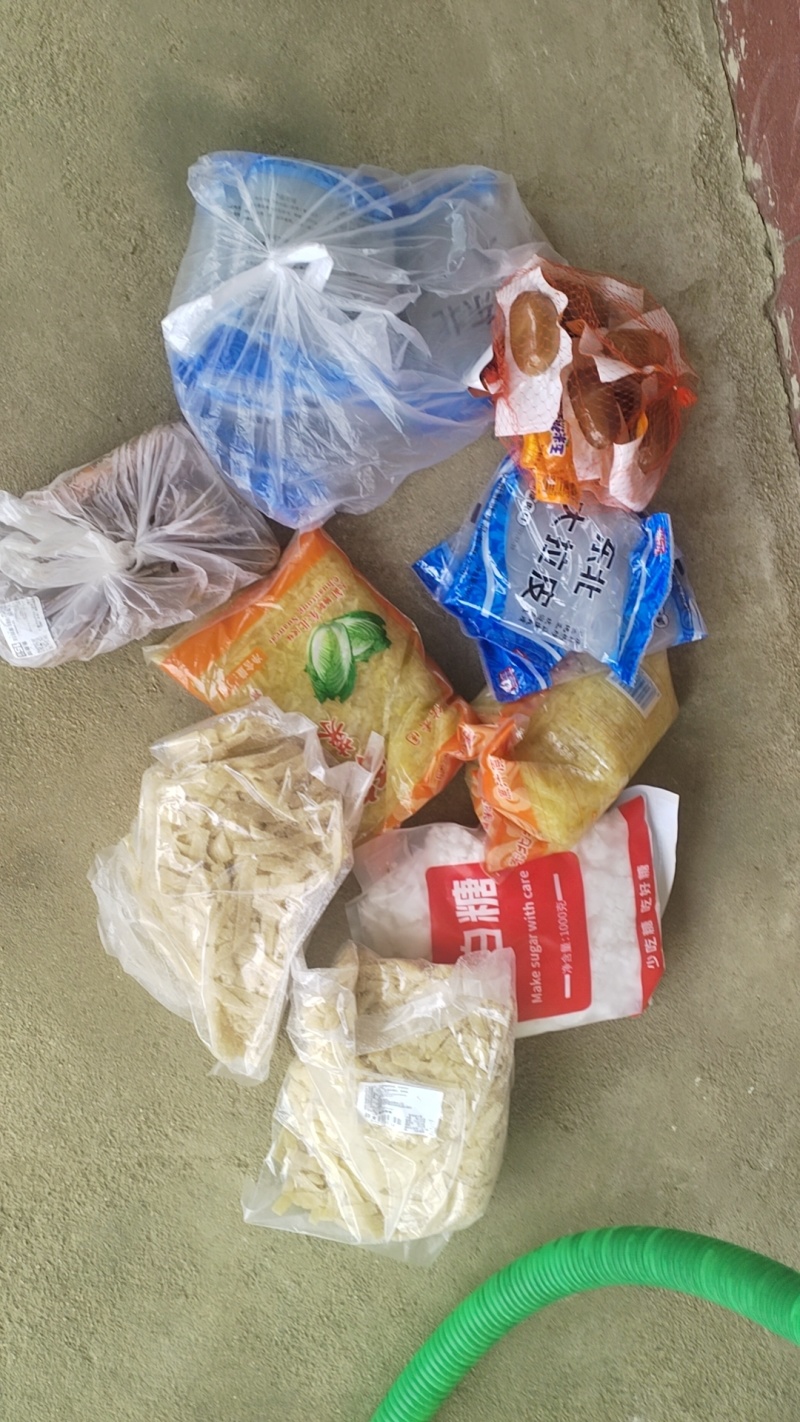 哈密冰糖心地瓜，干面甜，沙土地种植，甜型好！