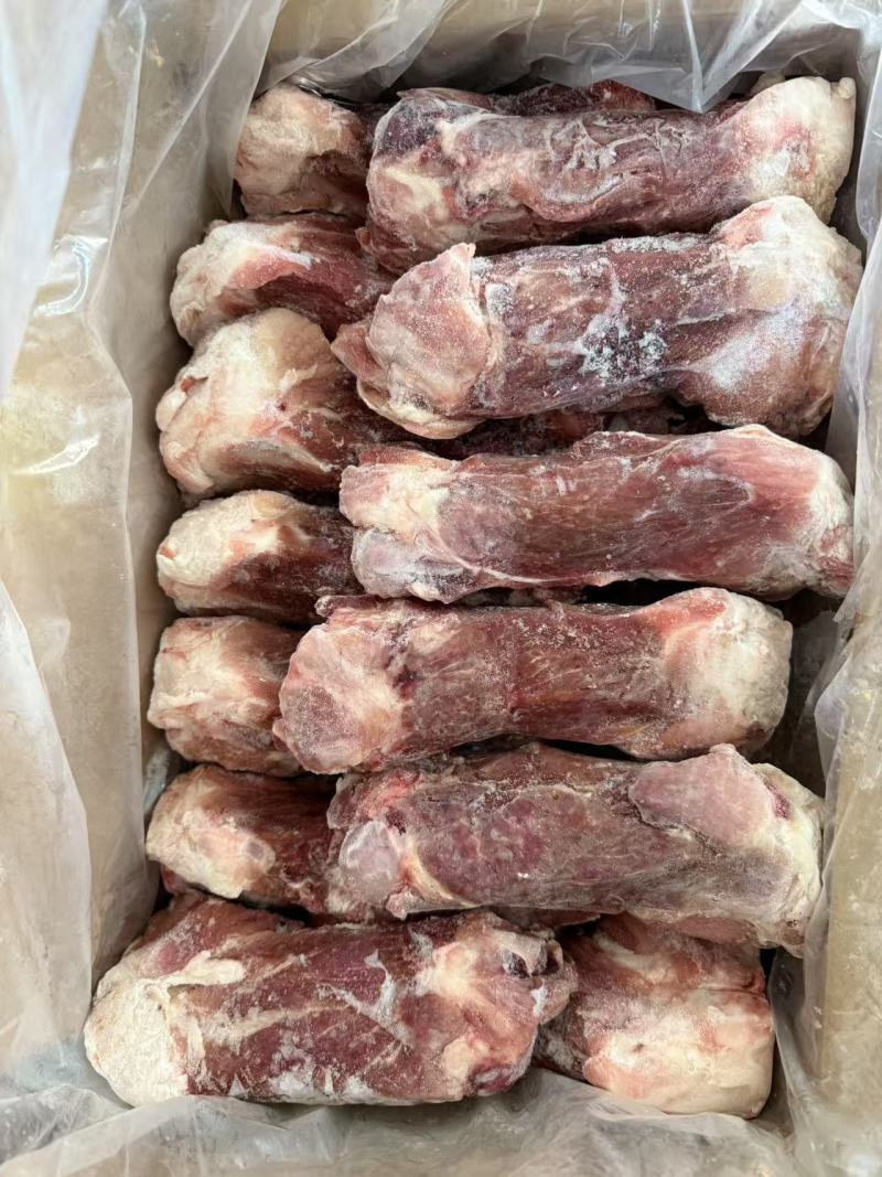 肥猪后棒骨10kg13/14个左右原始检疫，6吨现货，