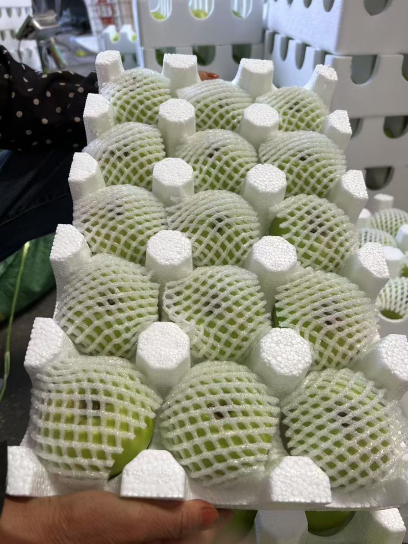 云南昭通红露苹果大量上市牧原商超一件代发