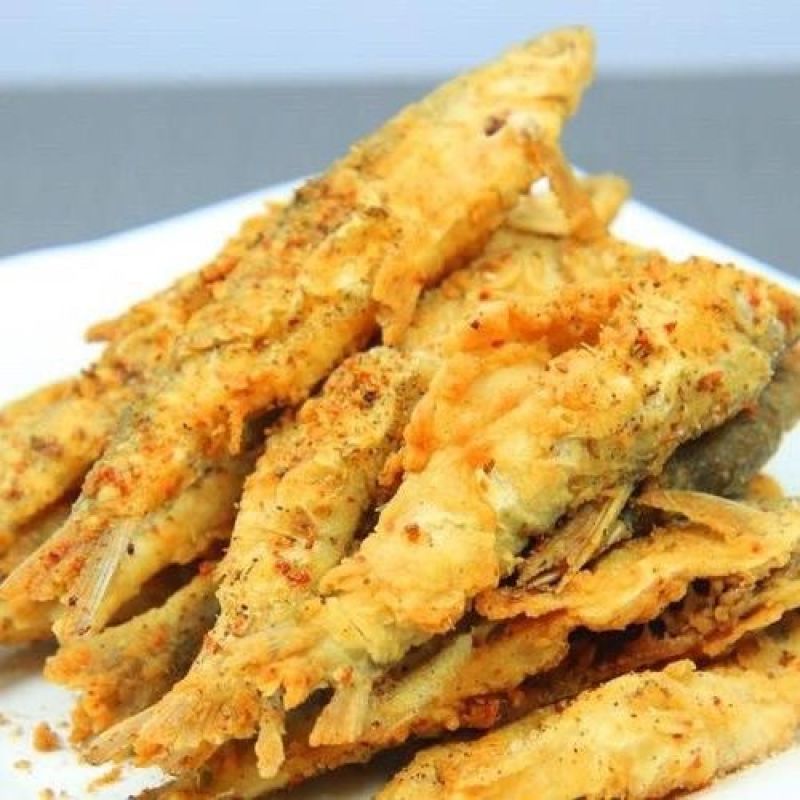 油炸小白条本产品使用于各大商超，餐饮店，酒店，下乡包桌