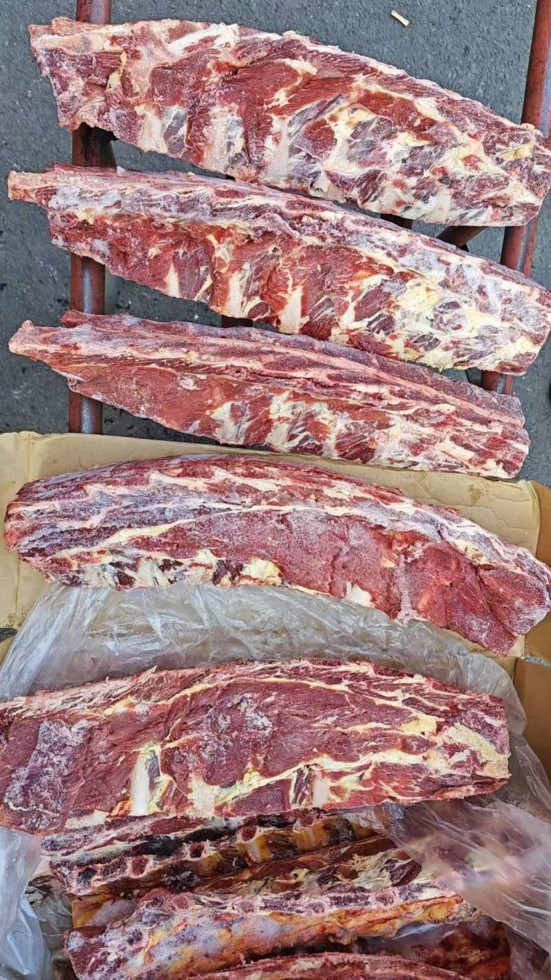 牛脊骨，肉多多的
