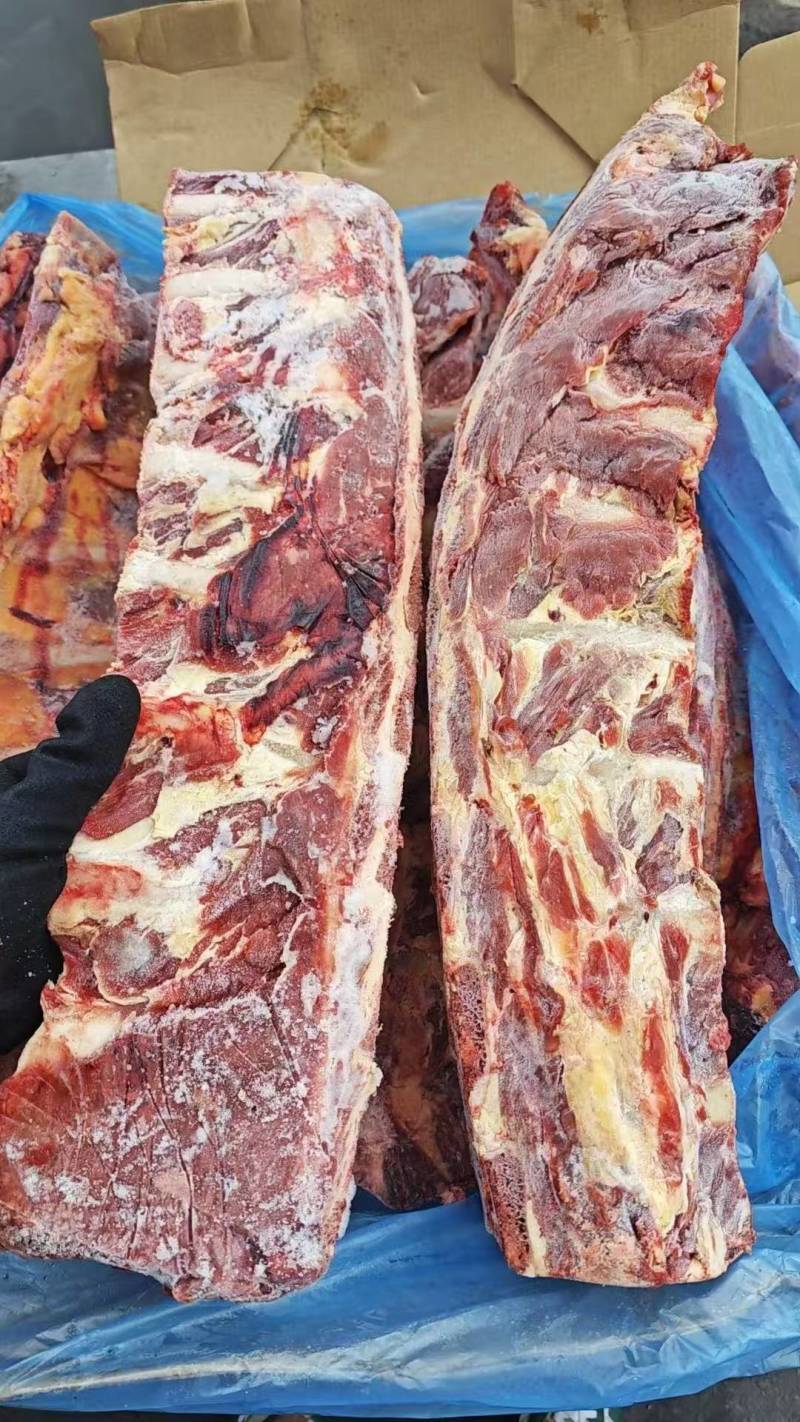 牛脊骨，肉多多的