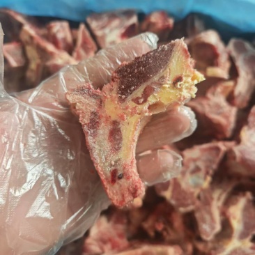 牛脊骨，牛脊骨切块