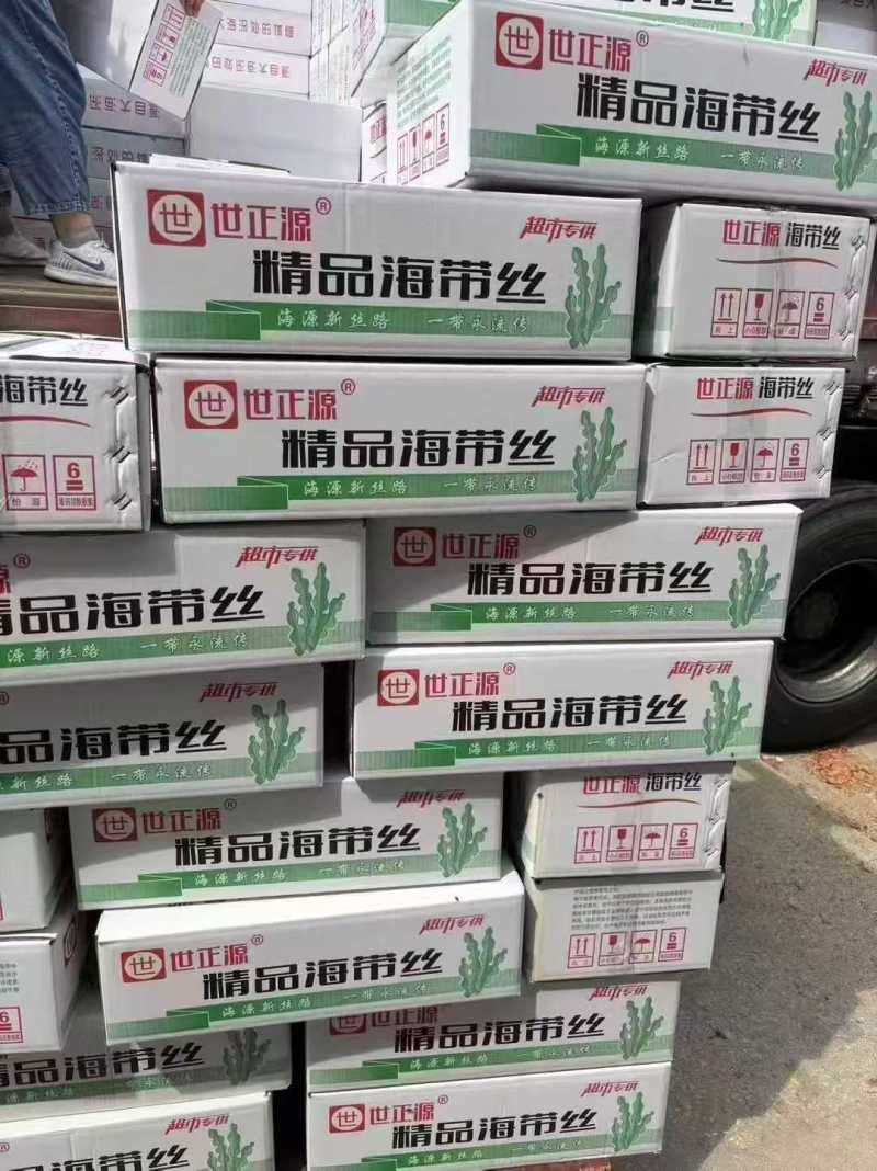 精品海带丝每包60克，50包/箱。