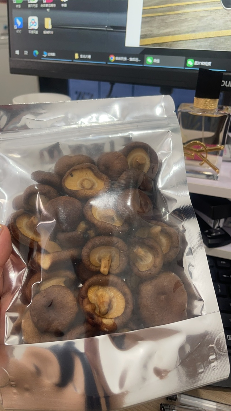 山东果蔬香菇脆，香菇脆片厂家直发，量大优惠可视频看货